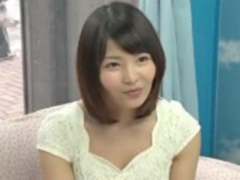 ナンパしたおしとやかな人妻が戸惑いながらも優しく筆おろしセックス素人人妻童貞のエロ動画