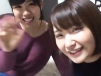 清楚な顔してヤリマンビッチなJDコンビとハメ撮り乱交ｗ巨乳素人美少女パイパン中出しハメ撮り乱交のアダルト動画