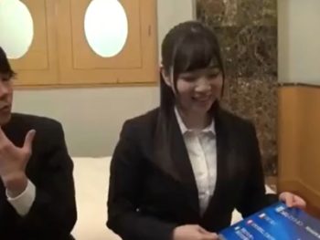 お金欲しさに同僚とセックスしちゃったOLさん素人お姉さんOL中出しのアダルト動画