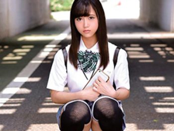 貫くと身をよじって感じる家出少女に生中出し！女子校生美少女中出しのエロ動画