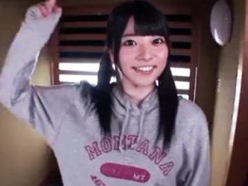 執拗に生チンポで膣奥を打ち付けられ理性の吹き飛んだ美少女と中出し性交巨乳美少女中出し潮吹きのエロ動画