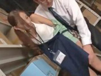 店長にネチネチ焦らされゾクゾク快感中出しされるアルバイト店員美少女中出しのAV無料動画