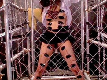 鬼畜集団に快楽実験を施されるJK女子校生美少女顔射のアダルトエロ動画