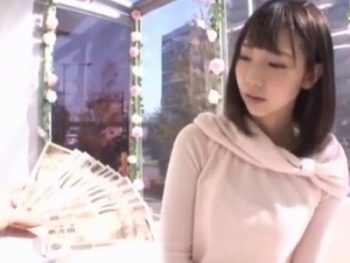 前戯もなしにいきなりおチンポを挿入され戸惑う女子大生ｗ素人美少女ナンパの無料エロ動画