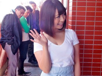 引越し先の町内会で無理やり飲まされ犯される妻巨乳人妻乱交のエッチ動画