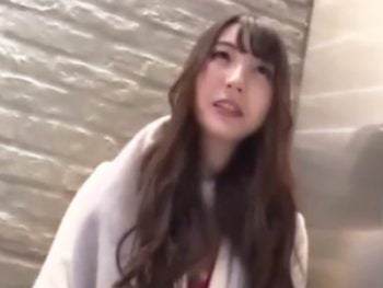 上品のに爆乳淫乱な美魔女セレブ妻を即ハメ→暴走ピストンで中出しキメるｗ巨乳素人お姉さん痴女人妻中出しハメ撮りナンパのエロ動画