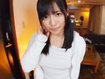 彼女より可愛い小悪魔な妹の誘惑にフル勃起！耐ええ切れず生中出し浮気パコ巨乳美少女痴女中出しフェラのアダルト動画