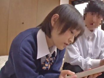 先輩JKと素股→事故挿入で処女喪失女子校生美少女のアダルト動画
