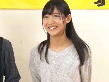 電マ責め空気椅子で動いたら即行で罰ゲーム！彼氏の目の前で寝取られ中出しされちゃった美少女JD美少女中出し潮吹きのアダルト動画