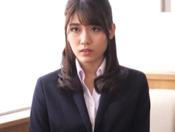 出張先のビジネスホテルでずっと憧れていた女上司と相部屋になりNTRパコ人妻OL顔射のアダルト動画