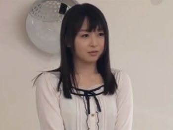 清楚な雰囲気の隠れ巨乳美女がゴム無しハメで中出しされてマジイキ巨乳お姉さん中出しのエロ動画