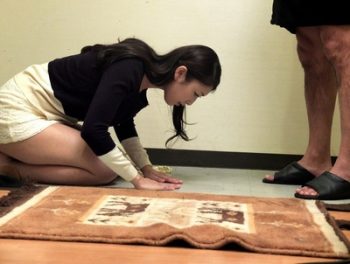 団地を出て戸建てを持ちたいという人妻の欲求に付け込む→奴隷として飼われた美人妻が徐々に堕ちていく痴女人妻OL小早川怜子のアダルト動画