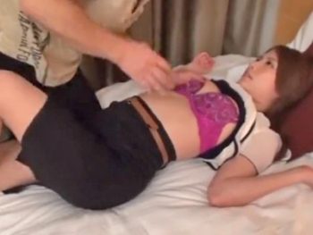 性欲過多な素人妻が初めての3Pセックスで中出しされて恍惚イキ！素人痴女人妻中出し3Pのアダルトエロ動画