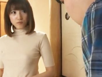息子の友達に中出しレイプされちゃう美人妻人妻中出しのエロ動画