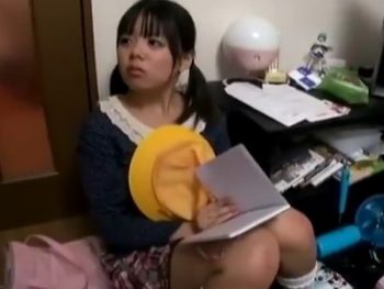 女子を自宅に連れこんで中出しキメる人間のクズ！素人美少女中出しのエロ動画