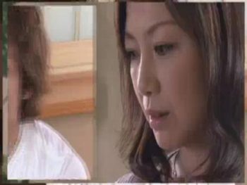 熟女妻が若い男のチンコに欲情してしまい肉棒を受け入れる巨乳人妻熟女顔射のエロ動画