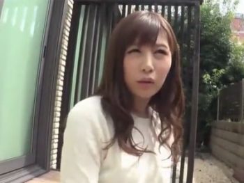 旦那とご無沙汰で欲求不満が爆発してしまった美人妻の浮気中出しパコ素人人妻中出しのアダルトSEX動画