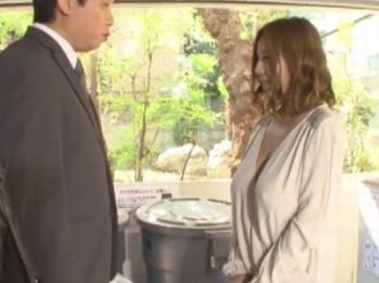 欲求不満なデカチ乳ギャルママ！ノーブラ乳首ポッチで男を刺激して禁断の一線越え巨乳お姉さんギ...