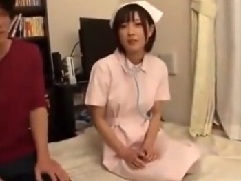 素人宅に乗り込んで筆下ろしパコッてくれるコスプレお姉さん巨乳お姉さん童貞コスプレ看護婦のアダルト動画