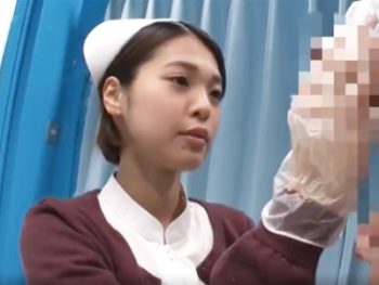 優しすぎたナースさんが悩めるチンポを膣内に導いてあげるｗ素人美少女お姉さんコスプレ看護婦手コキのエロ動画