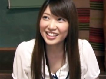 【飯山香織】美人な熟女妻が出演!他人ちんぽに乱れる淫乱妻にザーメンを種付け熟女のアダルト動画