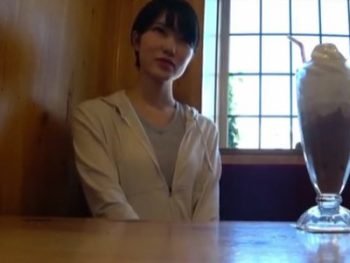 父親が海外赴任の間に…性授業を直接してくれる美人ママ巨乳人妻めがね近親相姦のアダルト動画