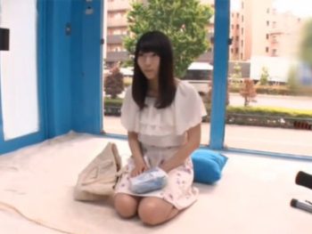 ロングヘアーの素人娘が騙されてMM号乗車→強制ハメ展開でイキ顔披露素人美少女ぶっかけのアダルト動画