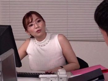 会社ではバリバリ仕事をこなす理想の女上司→そんな爆乳OLと終電を逃して2人きりにｗ痴女人妻...