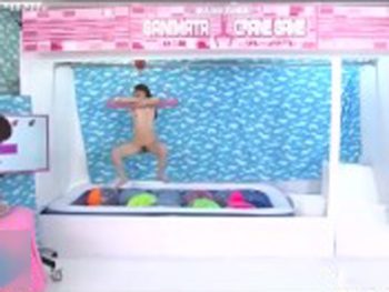 人間UFOキャッチャーで堕ちたら罰ゲームにローションFUCK素人お姉さん中出しのエッチな動画