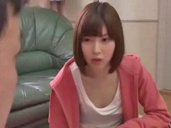 ノーブラでちっぱいがチラチラ見える妹の近親フェラ美少女妹フェラ近親相姦のポルノ動画