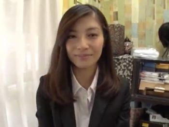 欲求不満を拗らせAV出演を果たす美人OLお姉さん痴女OLオナニーのアダルト動画