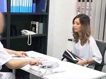 明るい美人ギャルさんがエロ整体で中出しされてメロメロにｗ巨乳お姉さんギャル痴女中出しマッサージAIKAのエロ動画