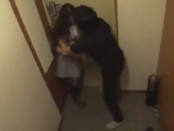 帰宅途中のOLが絵に描いたようなキモオタに中出しレイプされて号泣！素人お姉さんOL中出しレイプのエロ動画