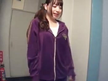 久々に会った同級生に媚薬入りのお茶を飲ませて中出しするクズ男美少女中出しのエロ動画