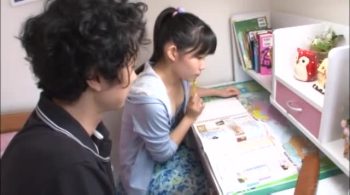 小悪魔痴女JKが家庭教師を誘惑して相互オナニー→手コキ搾り女子校生美少女痴女手コキオナニーの無料アダルト動画