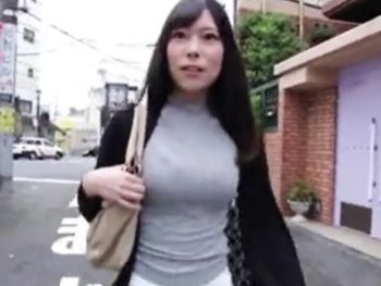 露出狂のスレンダー巨乳のお姉さんをホテルや野外で調教ハメ！巨乳お姉さんハメ撮りフェラ露出のアダルト動画