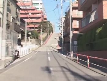 サドルに付いたバイブで街中をアクメしながら疾走するお姉さんに中出し素人お姉さん痴女中出しのエロ動画