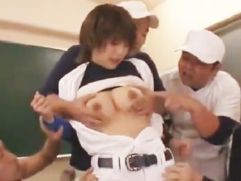 野球部マネージャーが部員にチンコをねじ込まれて教室でレイプされちゃう女子校生美少女イラマチオレイプ乱交のエロ動画