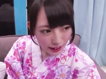 花火デートの帰りにMM号に誘導した素人女子が彼氏待たせて中出しパコでガチイキｗ素人美少女中出しのエロ動画