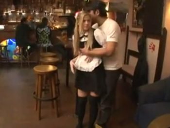 小柄なブロンド外国人メイドを店内レイプ巨乳美少女コスプレレイプのエロ動画