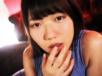 巨根で子宮を鬼突きされて汗だくになりながらポルチオイキする美少女美少女顔射3Pのアダルト動画