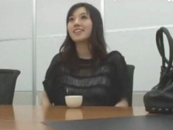 アダルト業界に興味のある素人娘が面接の場で巨乳を揺らしながらイキまくる巨乳素人お姉さんハメ撮りの無料セックス動画