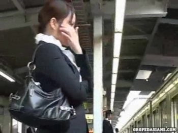 痴漢グループに集団レイプされザーメンまみれになる素人OL素人お姉さんOLレイプ乱交痴漢のエロ動画