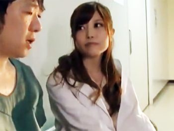 旦那のいない隙に自宅に男を連れこんでパコッちゃう巨乳妻巨乳素人人妻の無料AV動画