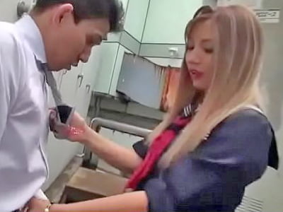 レディースのオラオラヤンキーギャルに逆レイプされる男子校生女子校生ギャル痴女手コキのアダル...