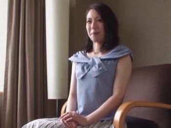 セレブな素人妻が簡単にAV出演→他人棒でガチイキｗ巨乳素人人妻熟女ナンパの無料ポルノ動画