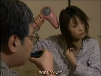 複数男と旅先で不倫しまくる淫乱妻→痙攣絶頂イキｗ素人痴女人妻のエロ動画