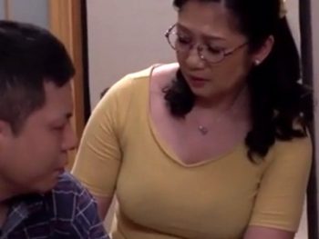 童貞息子を気に病むお母さん→自分への慰めも兼ねて親子の近親相姦巨乳人妻童貞近親相姦のアダルト無料動画