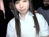 清純そうな童顔JKがキモいおっさん100人と連続パコ→大量ザーメンで全身ドロッドロｗ巨乳女子校生美少女中出しぶっかけ乱交の無料エロ動画