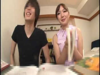 巨乳家庭教師が童貞生徒と大量中出しハメ撮りSEX！巨乳お姉さん痴女家庭教師めがね中出しハメ撮り槇原愛菜のポルノ動画